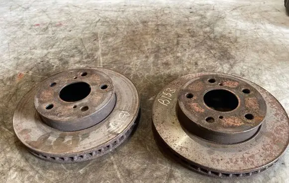Toyota Hilux (AN10, AN20, AN30) Front brake disc