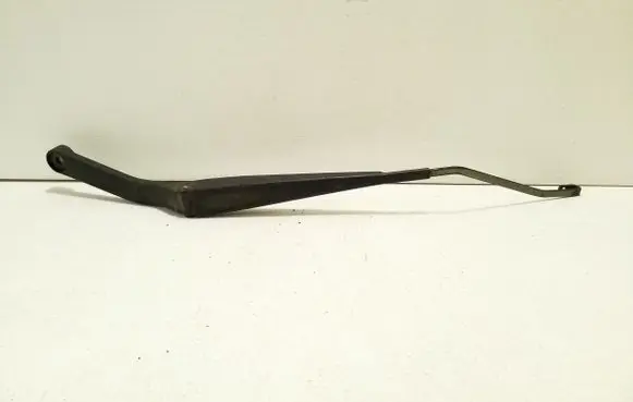 Subaru Outback Front wiper blade arm 5572