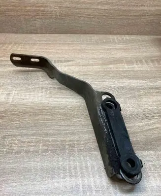 Mercedes-Benz E W211 Muffler mount bracket/holder A2114920441