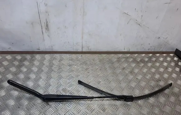 BMW X5 E70 Front wiper blade arm 6161715373604021