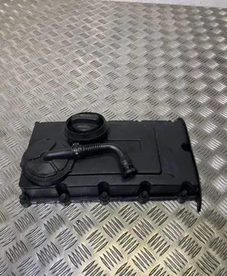 Volkswagen Touran I Rocker cam cover 03G103475