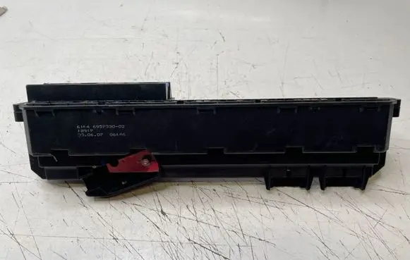 BMW 5 E60 E61 Fuse module 6957330