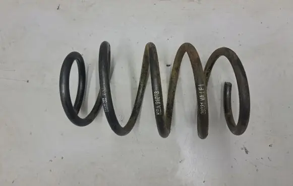BMW 7 E65 E66 Front coil spring 6753478 KBA91073