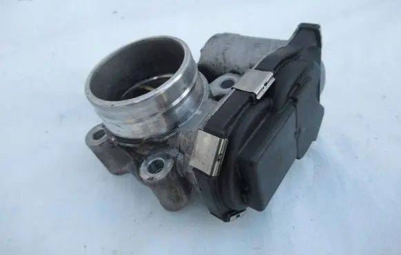 Opel Astra K Throttle body valve 55496779AA