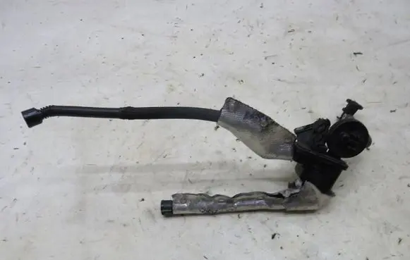 BMW i3 Fuel line pipe 70571582-02
