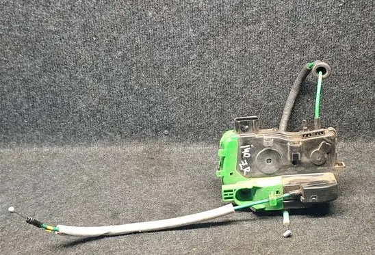 Hyundai i40 Rear door lock 814203Z000 81420-3Z000