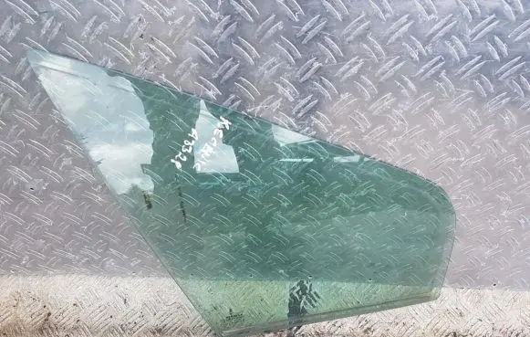 Renault Scenic I Front door vent window glass four-door 