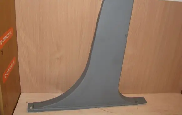Dodge Avenger (B) pillar trim (bottom)