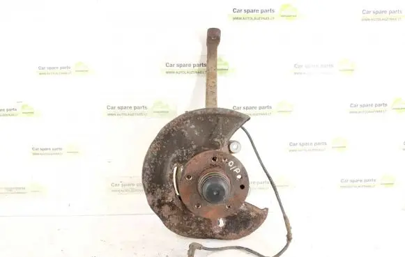 Mercedes-Benz E W210 Front wheel hub 2103300120 A2103300120