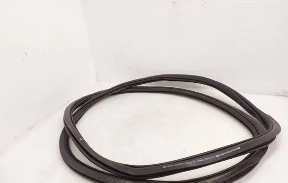Audi e-tron Front door rubber seal 4KE831721