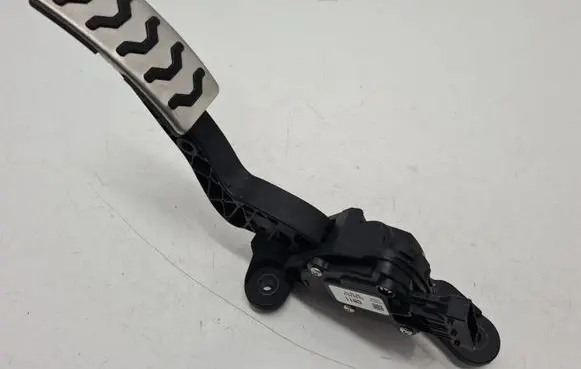 Hyundai i20 (GB IB) Accelerator throttle pedal 327001R 327001RXXX