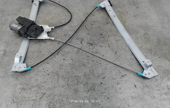 Renault Laguna II Front door window regulator with motor 