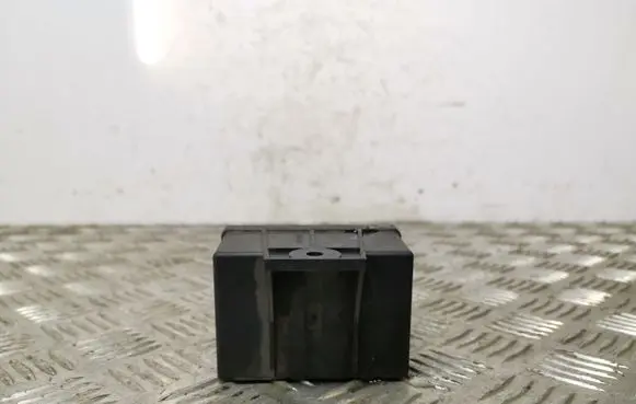 Jeep Renegade Glow plug pre-heat relay 0281003065