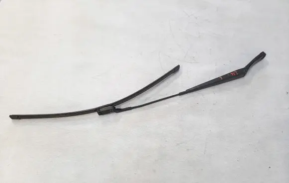 Volkswagen Caddy Front wiper blade arm