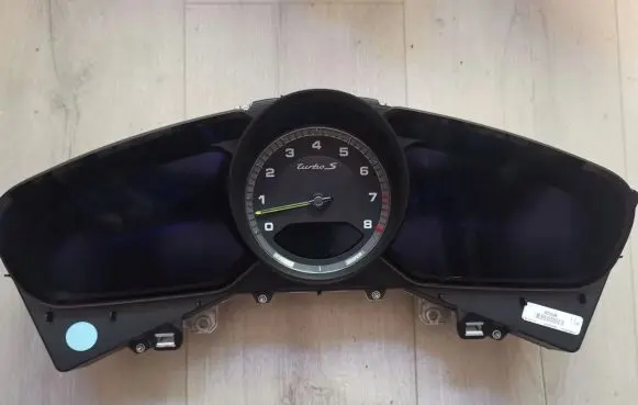 Porsche Panamera (971) Speedometer (instrument cluster) 971920925AK