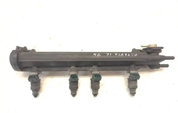 Volkswagen Golf IV Fuel main line pipe 06A133317A 037906031AA