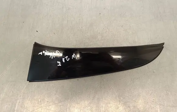 Mercedes-Benz C W205 Tailgate trim A2057900900