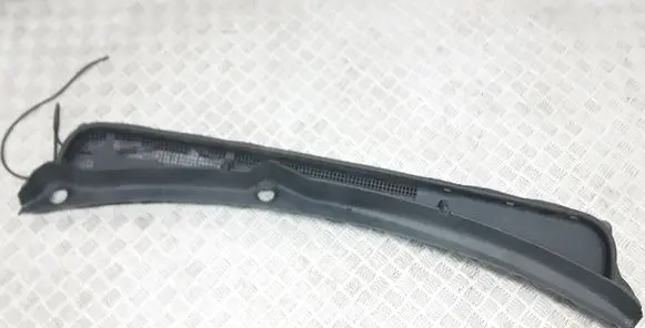 Subaru Outback Wiper trim