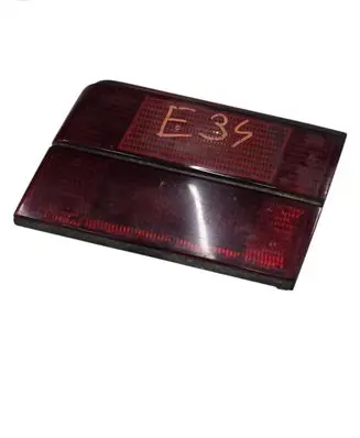 Tailgate rear/tail lights