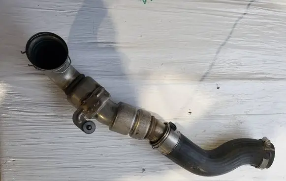 Intercooler hose/pipe