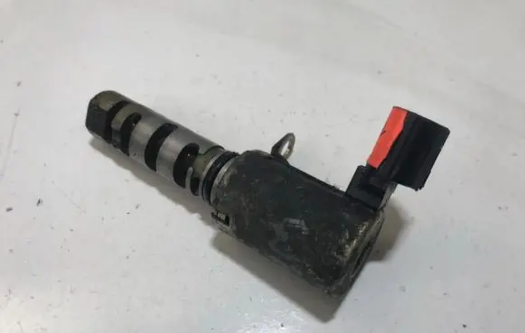 Mazda 3 I Camshaft vanos timing valve 144200350