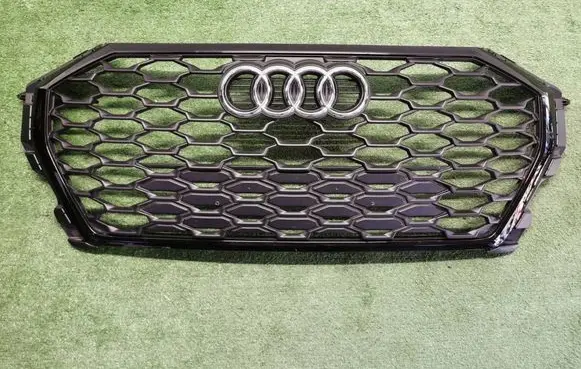 Audi Q3 F3 Front grill 83F853651BDANEK 83F853651B