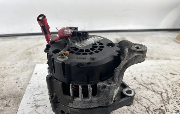 BMW 5 F10 F11 Generator/alternator 8507624 2608669C FG18S052