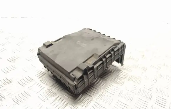 Volkswagen Caddy Fuse box set 1K0937125D 1K0937803CC 1K0937820B