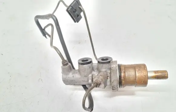 Master brake cylinder