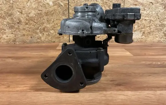 Mercedes-Benz E W212 Turbo A6510900086 011514 110431