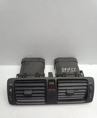 Volvo V50 Dash center air vent grill Y011450