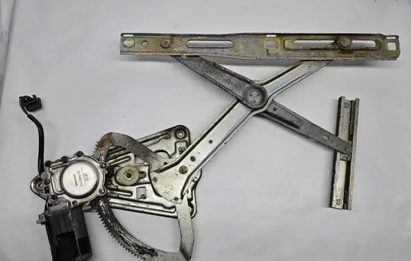 Mercedes-Benz E W124 Front door window regulator with motor 7743000635 163763000