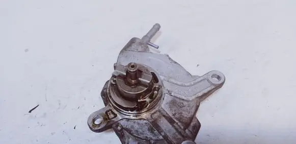 Toyota Auris 150 Vacuum pump