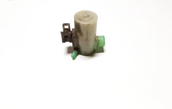 Subaru Forester SF Windscreen/windshield washer pump