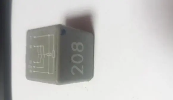Audi A6 S6 C5 4B Other relay 8A0951253B
