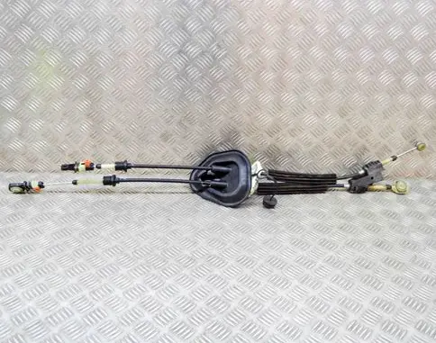 Peugeot 2008 II Gear shift cable linkage