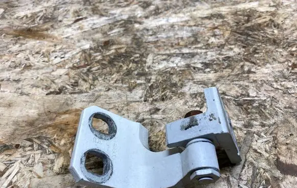 Fiat 500X Rear door lower hinge A048903