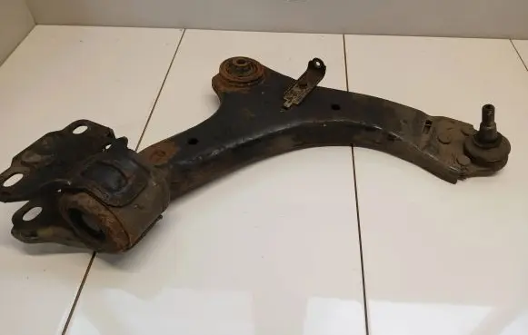 Volvo V70 Front control arm