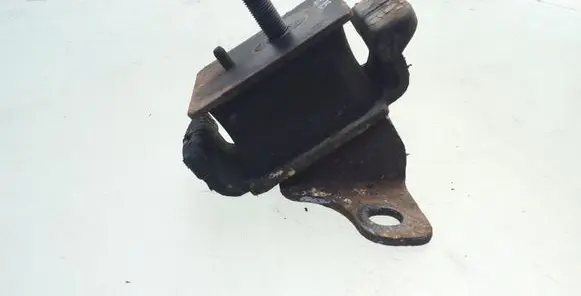 KIA Sorento Engine mount bracket 218123E150