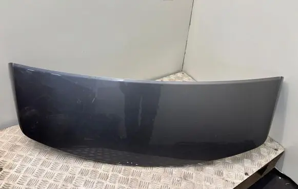 Tailgate/trunk spoiler