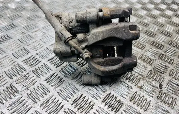 Volkswagen PASSAT B8 Rear brake caliper 3Q0615405 3Q0615405M