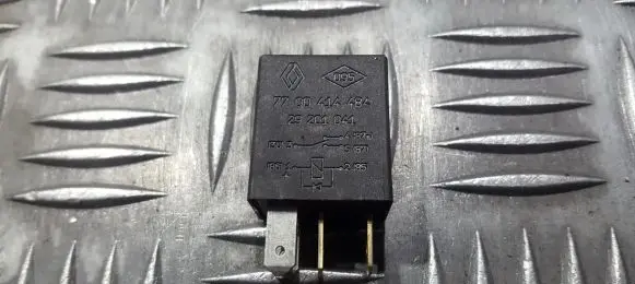 Renault Trafic II (X83) Other relay 7700414484 29201041