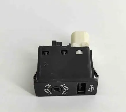 BMW X5 F15 AUX in-socket connector 9266607