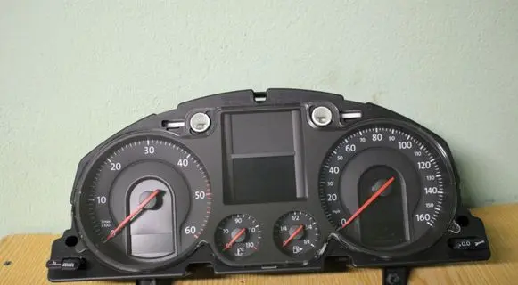 Volkswagen PASSAT B6 Speedometer (instrument cluster) 3C0920960N