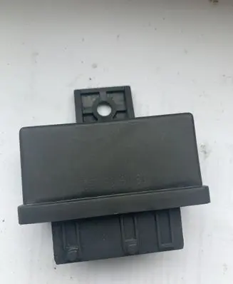 Citroen C3 Pluriel Fuel pump relay 240107