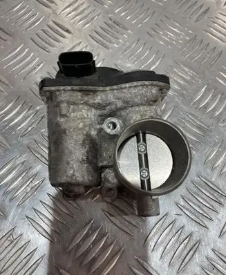 Suzuki Swift III Throttle body valve PK10302
