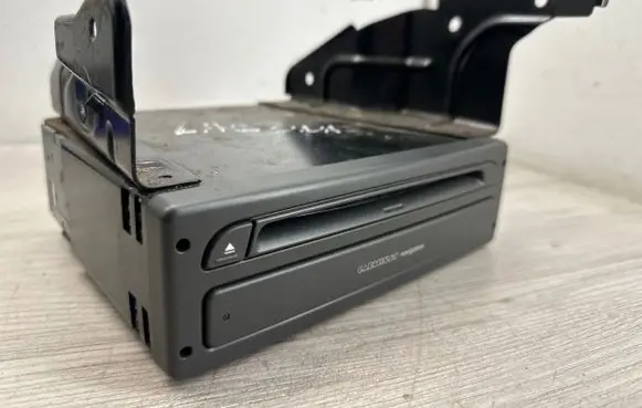 Renault Laguna II Navigation unit CD/DVD player 8200339751 0123456789 RENNRR11000