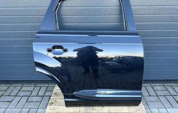 Audi Q7 4M Front door