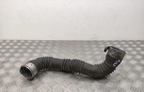 Mercedes-Benz CLA C117 X117 W117 Intercooler hose/pipe A2465200101