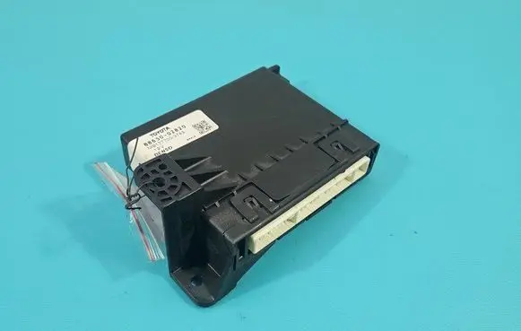 Toyota Auris 150 Central body control module 88650-02820 IMPRK1436080